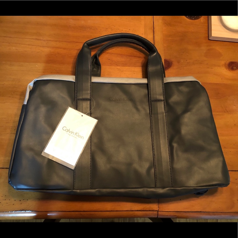 Calvin Klein duffle bag (NWT) - Picture 2 of 3